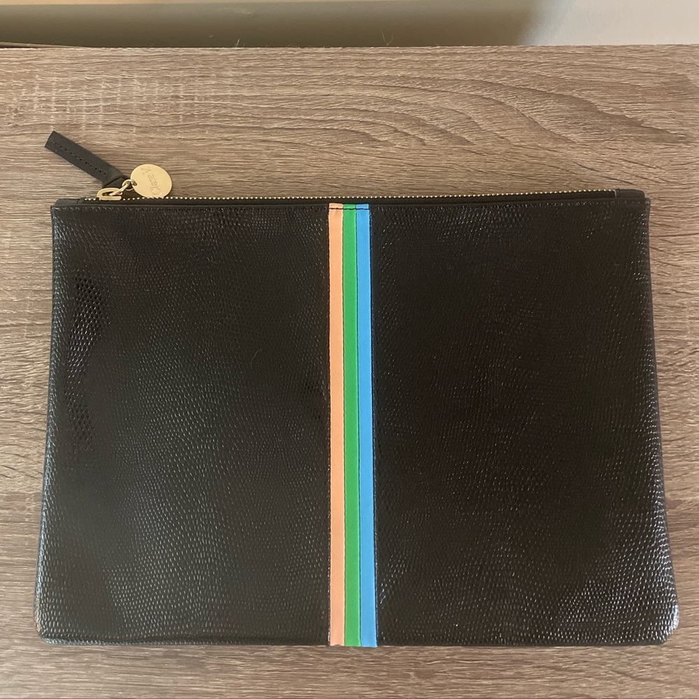 Clare V flat clutch